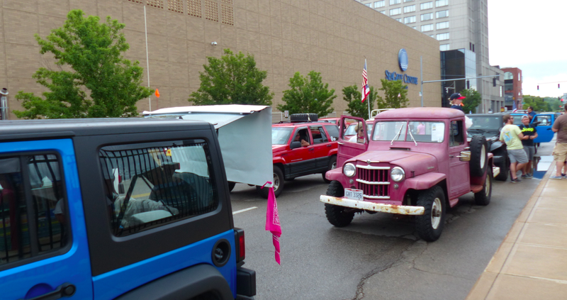 Illustration for article titled Bask In The Explosion Of Jeepness At The Toledo Jeep Festival